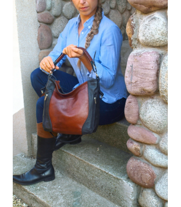 Skórzana brązowo-czarna torebka listonoszka z zamkami