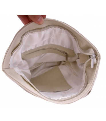 Skórzana  torebka listonoszka z frędzlem beżowa