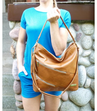 copy of Skórzana czarna torebka/worek z blaszką i frędzlem