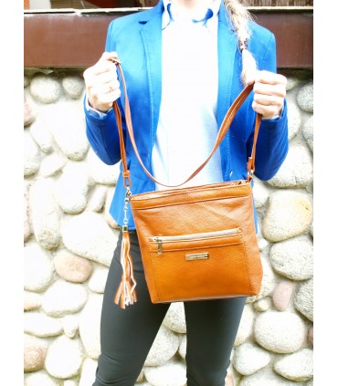 Skórzana  torebka Vera Pelle listonoszka z kieszenią i frędzlem GRANATOWA