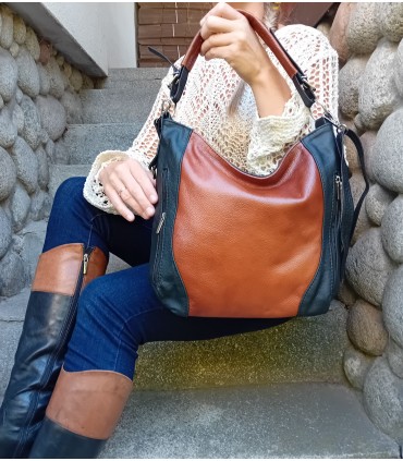 Skórzana brązowo-czarna torebka listonoszka z zamkami